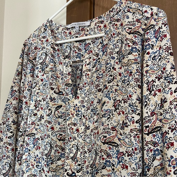 Collective Concepts Warner Lattice Detail Blouse Size 2X White Paisley Flowy - Picture 4 of 6